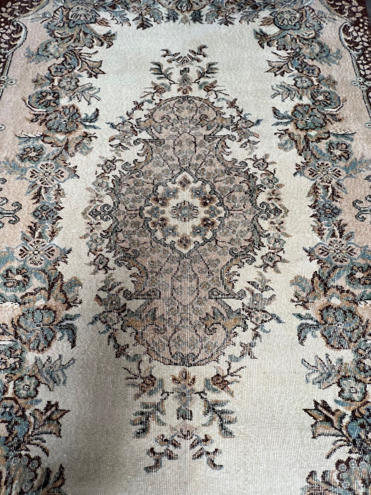 Bruin Blauw Vintage Yuruk Vloerkleed 265 X 170 Cm – Brown Bleu Vintage Yuruk Carpet 265 X 170 Cm, 1960’s photo vinterior