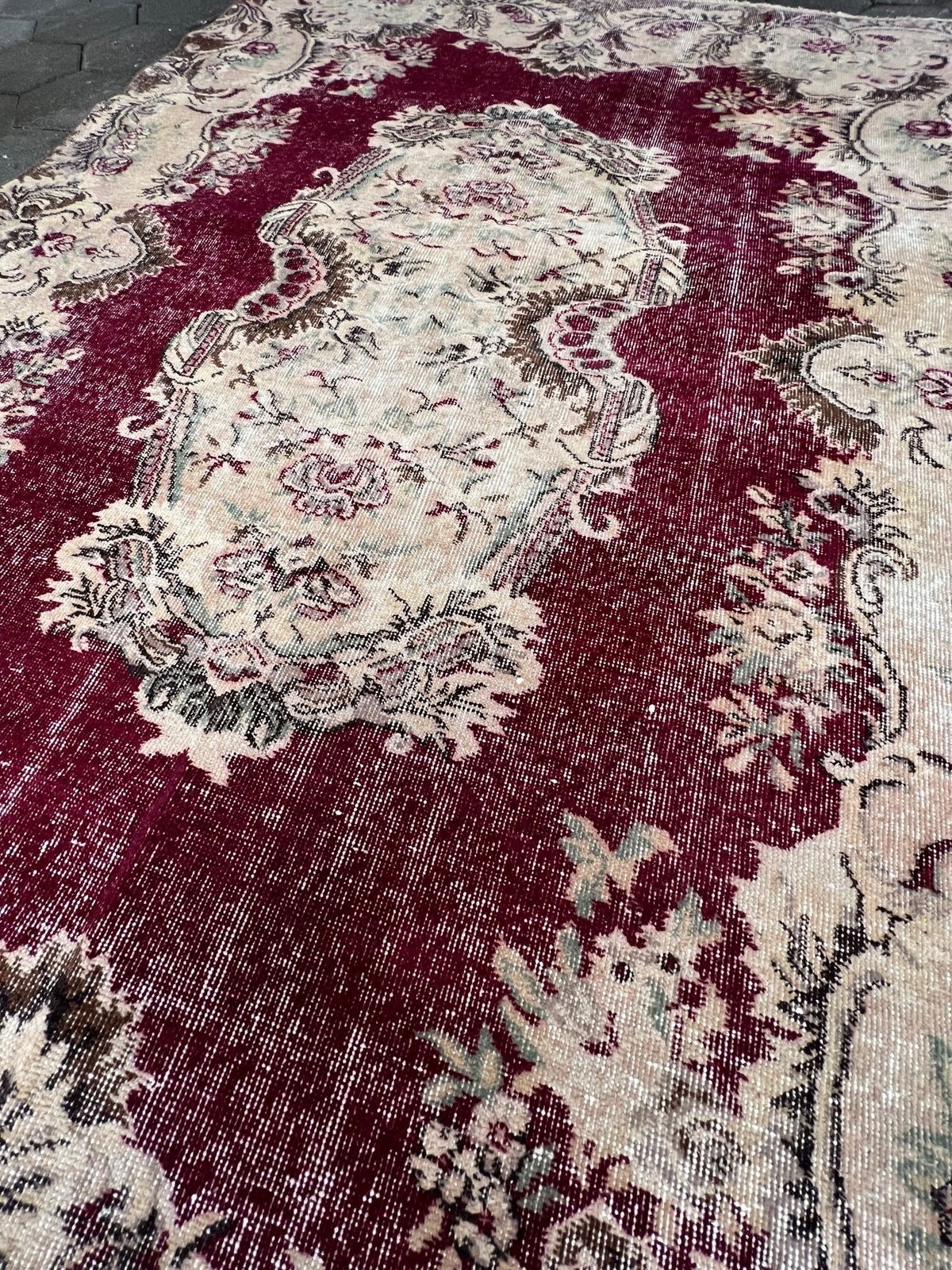 Red Vintage Yuruk Carpet 186 X 287 Cm – Red Vintage Yuruk Carpet 186 X 287 Cm, 1960's photo 353.34
