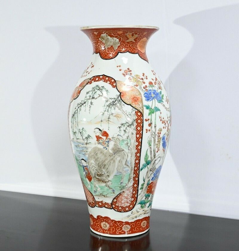 Large Japanese Porcelain Vase – Late 19th Century photo for sale