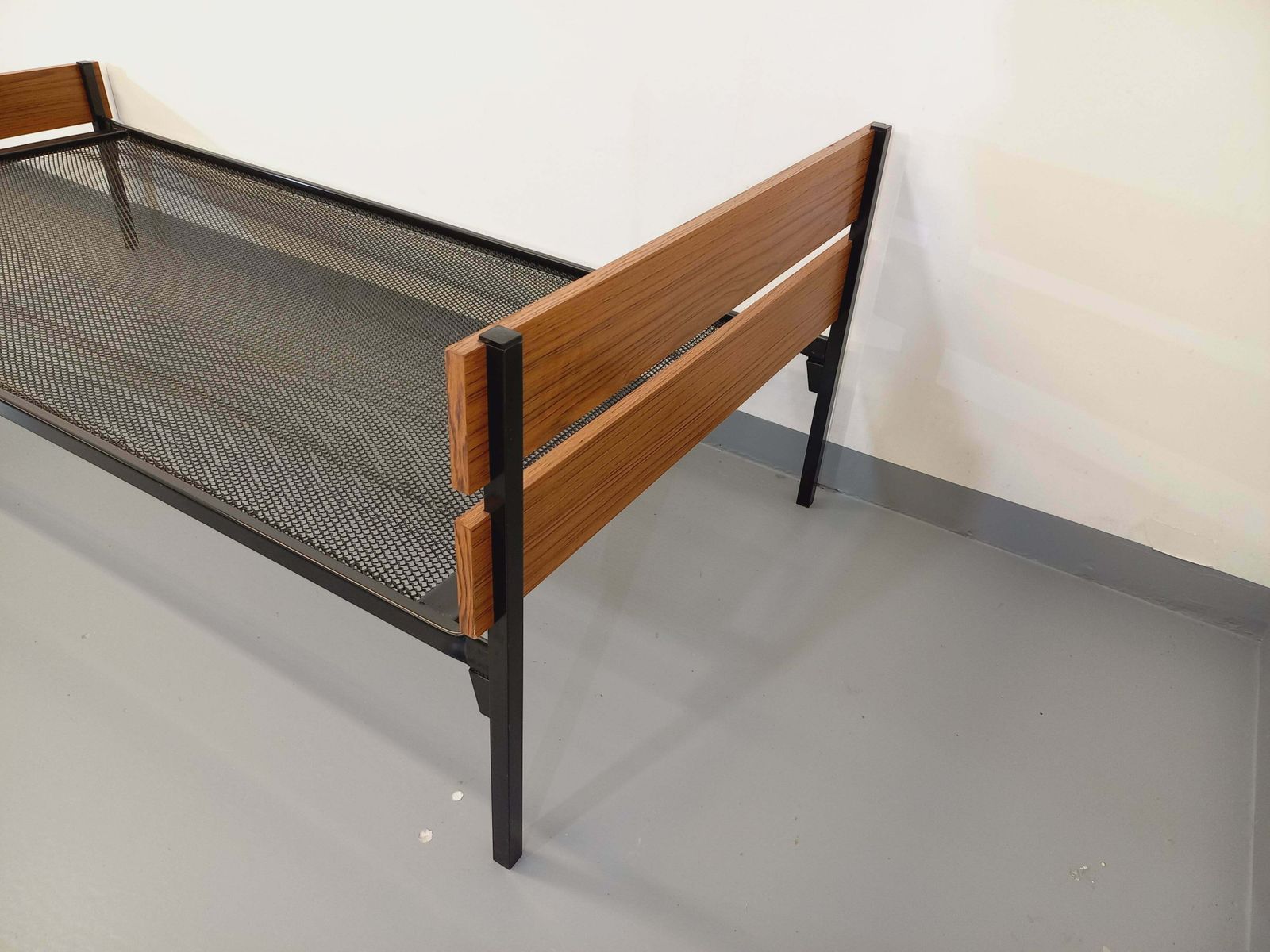 photo furniture Metal And Formica Bed, 1960s, Modernist