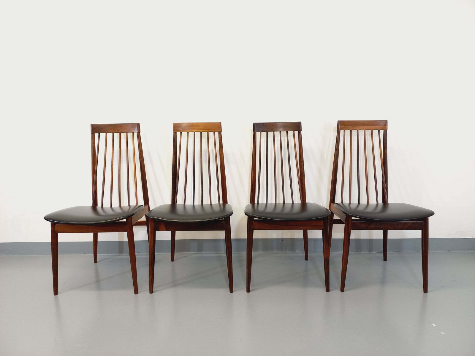 photo for sale 4 chaises Ernst Martin Dettinger en palissandre