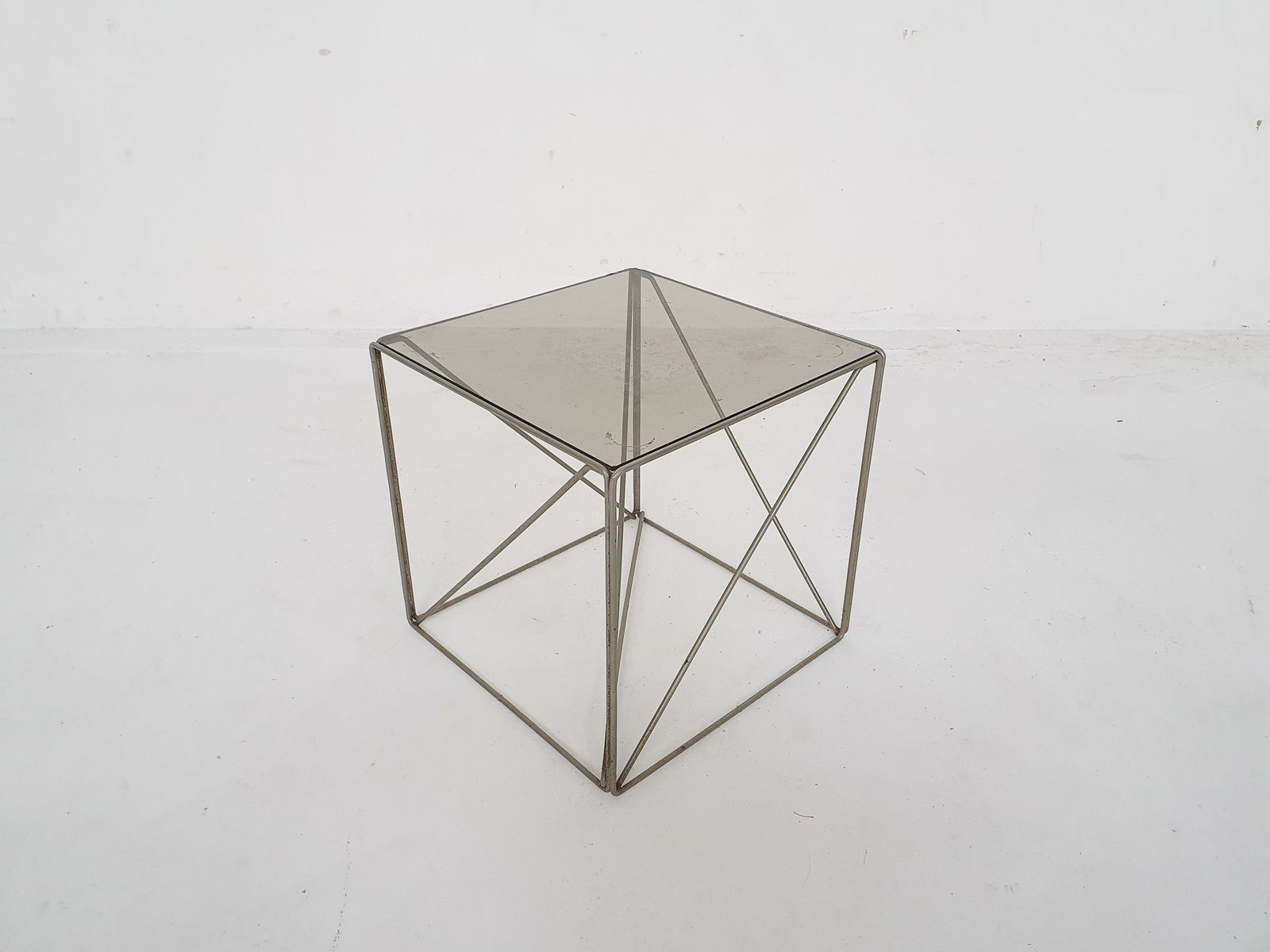 Zeldzame Metalen Bijzettafel Met Glazen Blad Van Max Sauze, Model Isocele, Frankrijk, Ca. Jaren 1960 photo Meubels