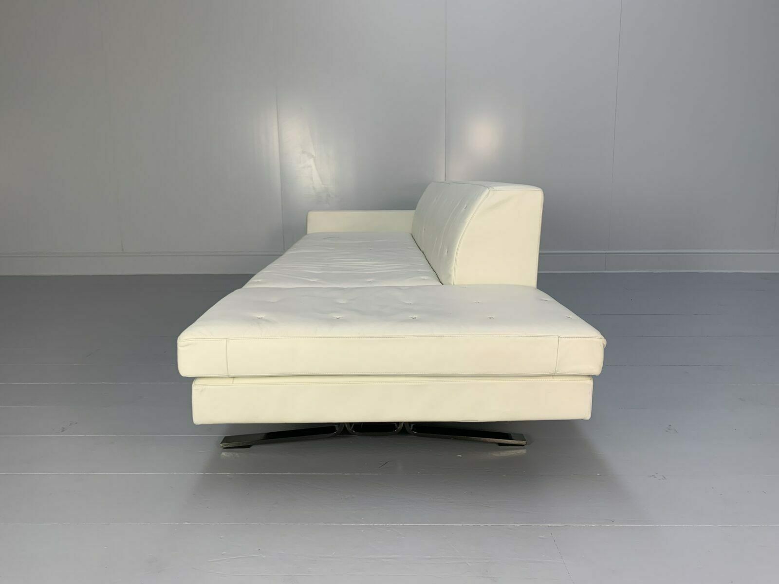 Furniture Poltrona Frau “Kennedee” 3 Seat Sofa – In Ivory “Pelle Frau” Leather photo