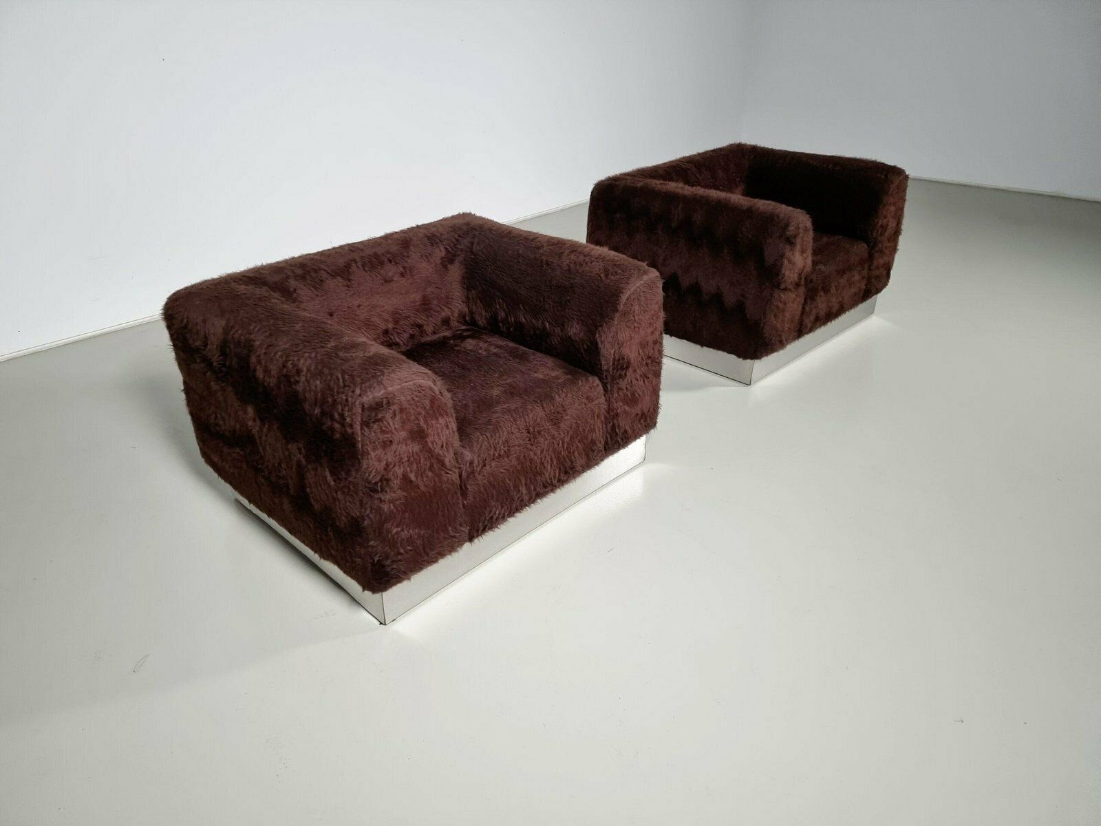 Italian Chrome Plated Lounge Chairs With Faux Fur, 1970, Set Of 2