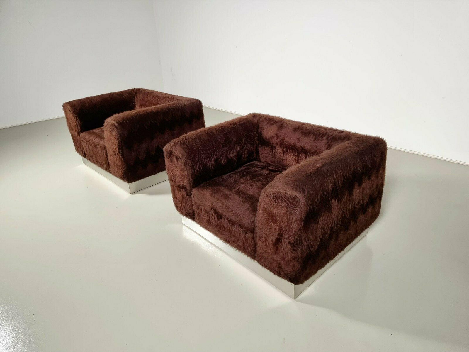 Italian Chrome Plated Lounge Chairs With Faux Fur, 1970, Set Of 2 photo for sale