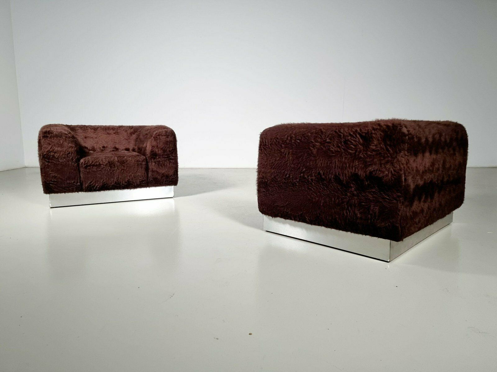 Italian Chrome Plated Lounge Chairs With Faux Fur, 1970, Set Of 2 photo 5392.0