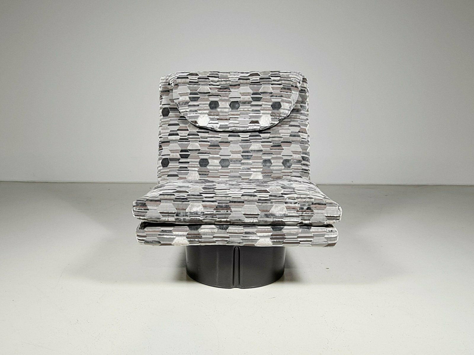 Fabric And Fiberglass Comfort Armchair By T. Ammannati & G.P. Vitelli, Italy, 1970s photo Furniture