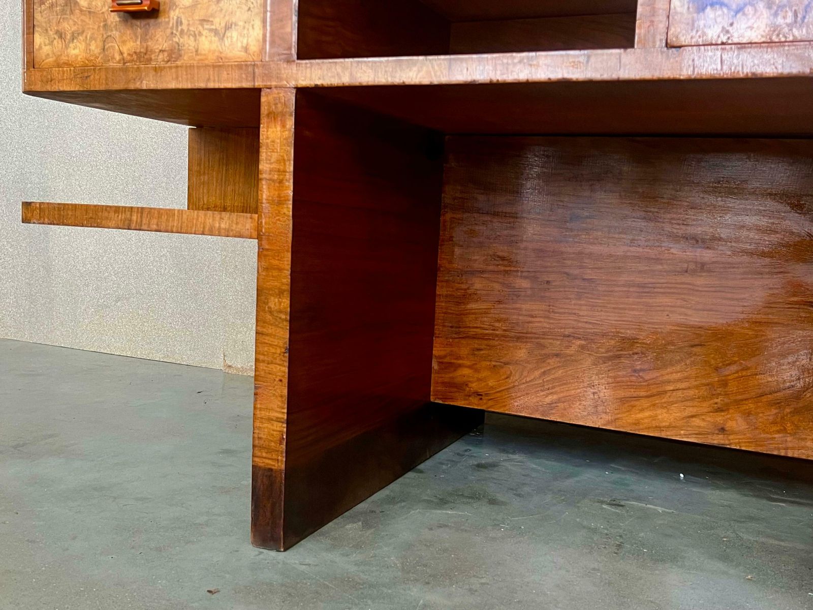 photo vintage Art Deco Desk Table With Two Faces And Two Levels