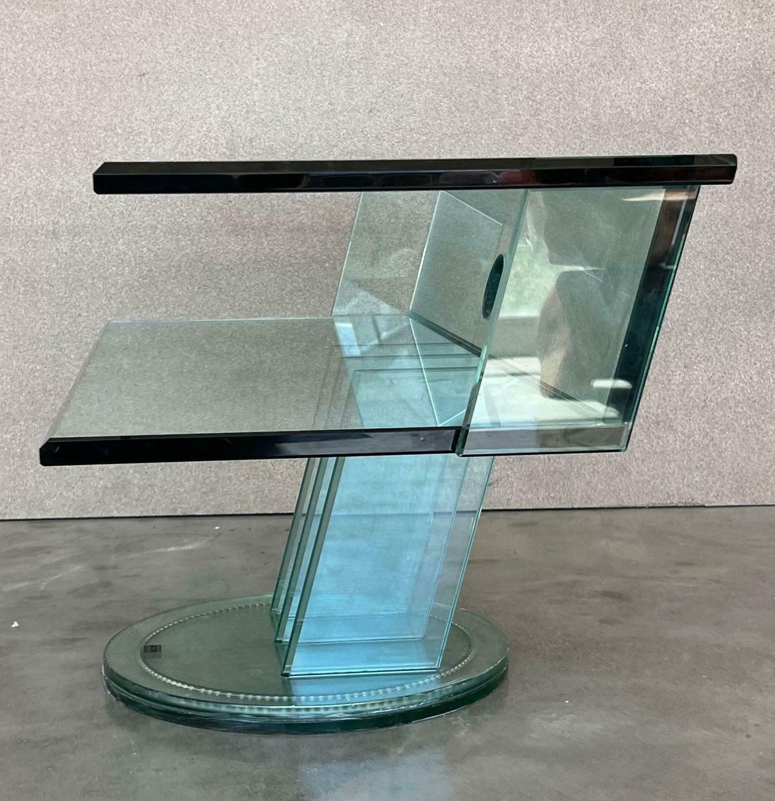 Desserte bar pivotante mid-century modern italienne, plateaux en verre et base en miroir photo buy