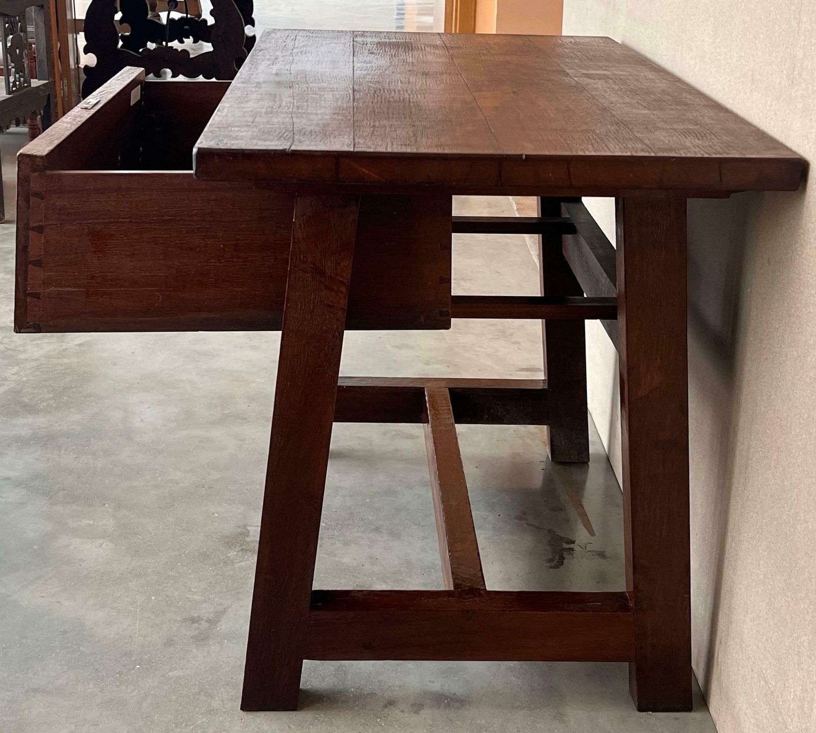 Table d'appoint rustique artisanale des Pyrénées, fin du XIXe siècle photo buy