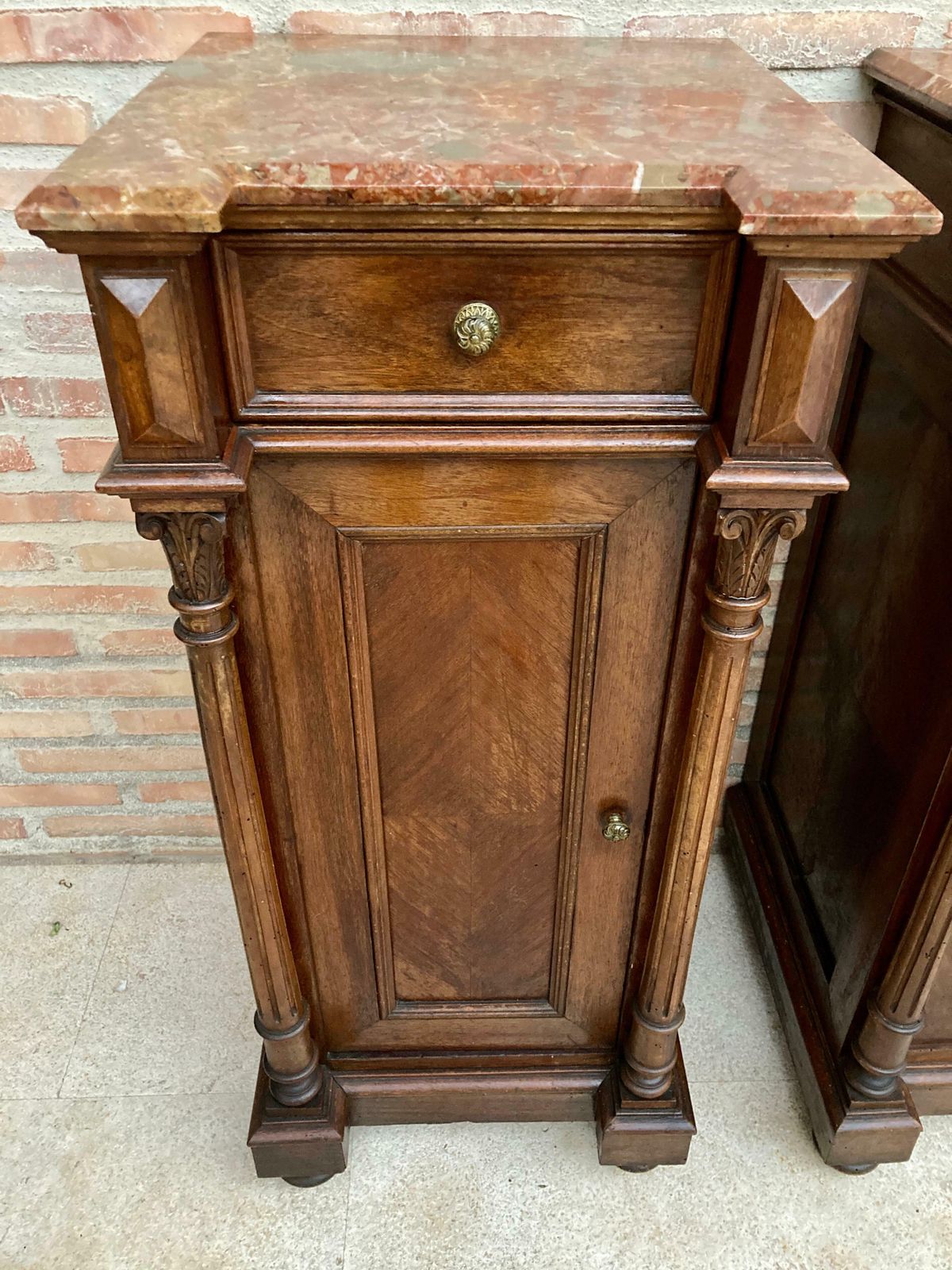 photo furniture Tables de chevet Louis XVI d'époque, plateau en marbre rouge, années 1890, lot de 2