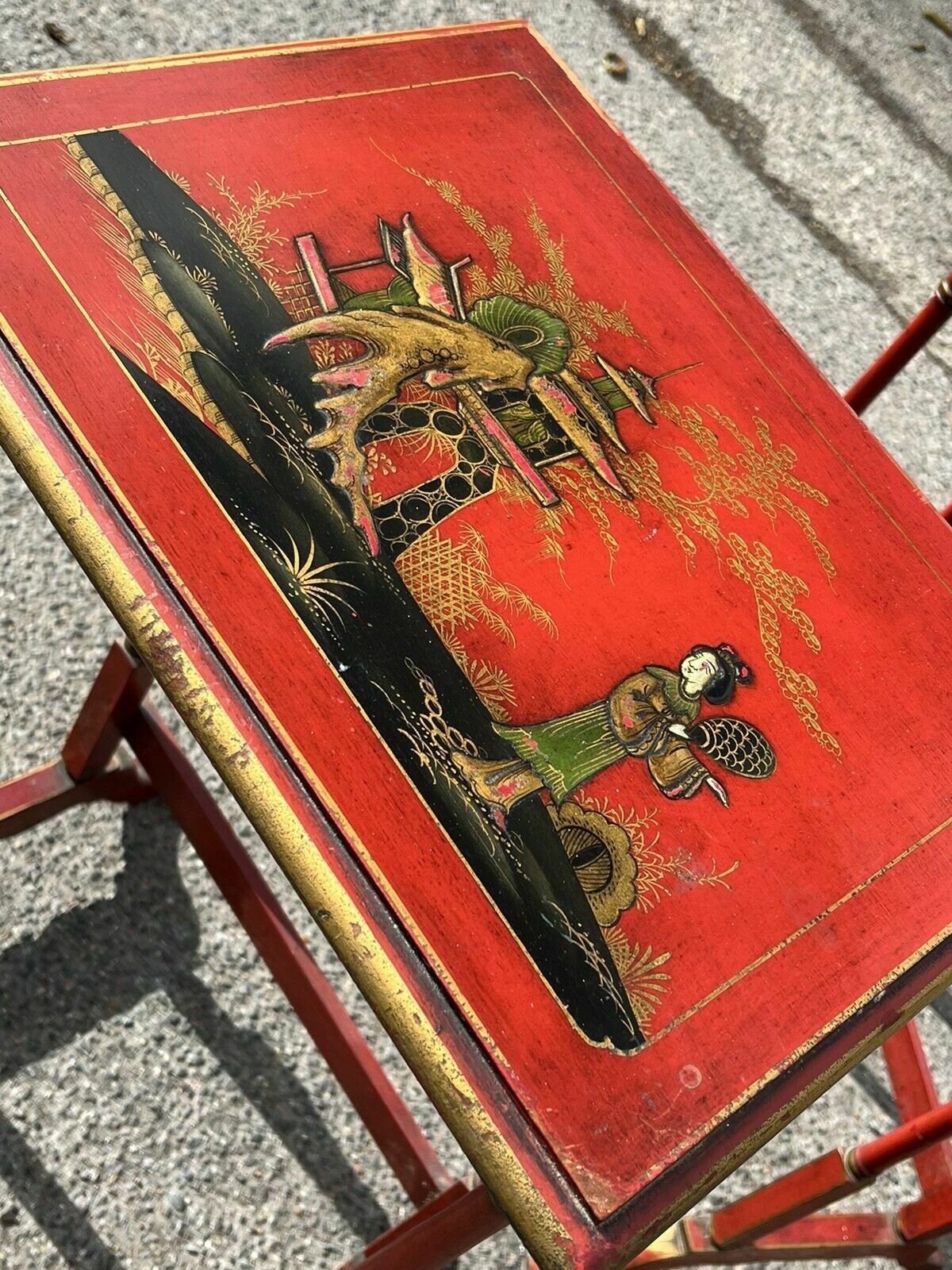photo buy Edwardian Red Lacquered & Japanned Nest Of 3 Tables