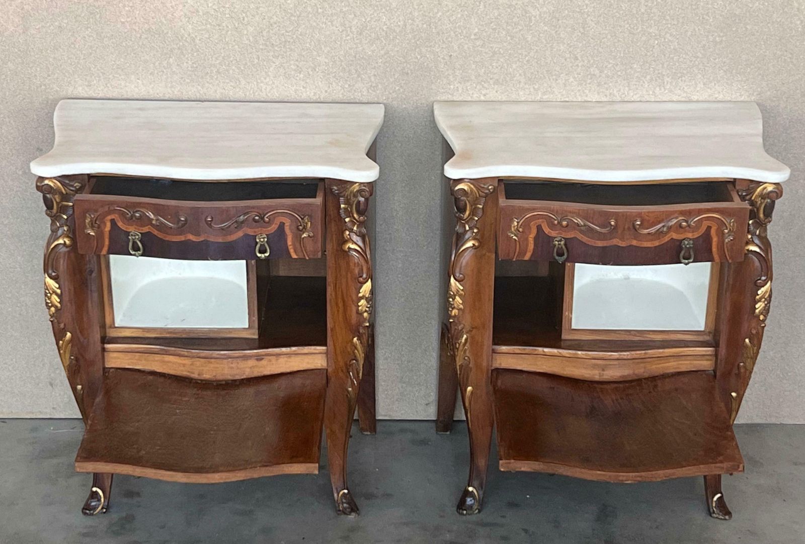 Tables de chevet ou tables d'appoint Louis XV en marqueterie, plateau en marbre photo 3511.0