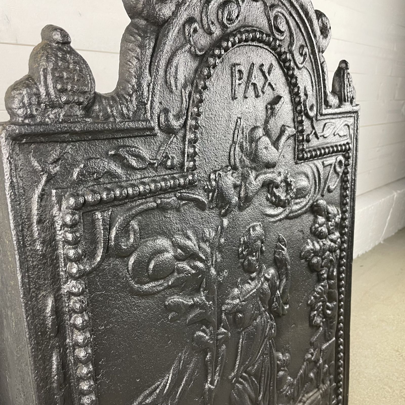 Antique Cast Iron Fire Back, 1800s photo Home Fixtures