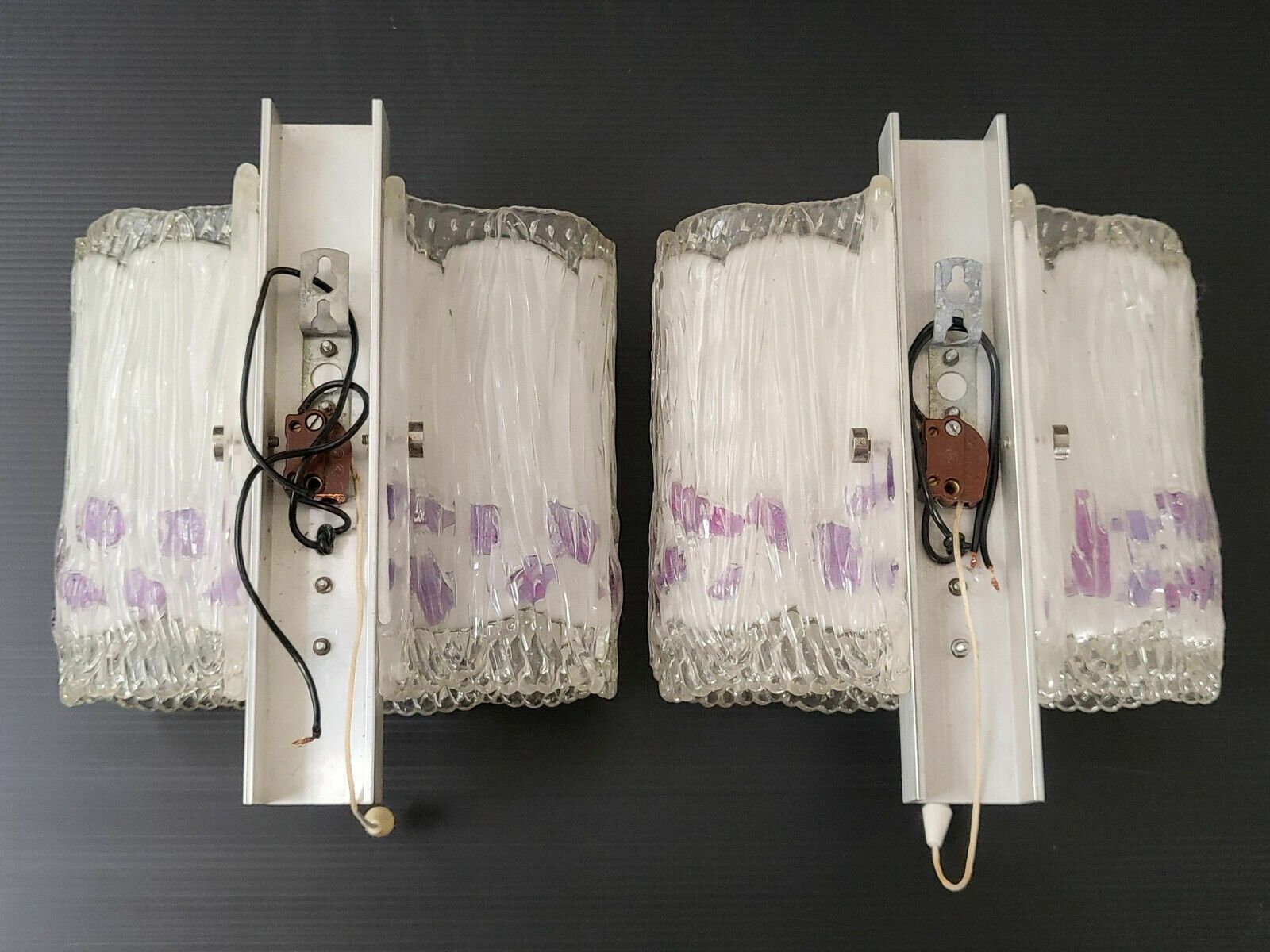 Paar Vintage Wandlampen Uit De Jaren 1960, Uitgevoerd In Plexiglas, Resin En Geborsteld Staal photo vinterior