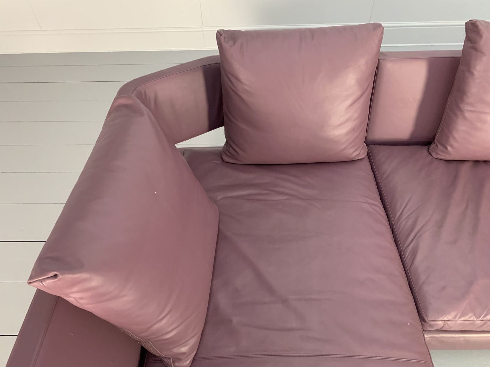B&B Italia “Arne” 6 Seat L Shape Sofa – In Mauve Pale Purple “Gamma” Leather photo vintage