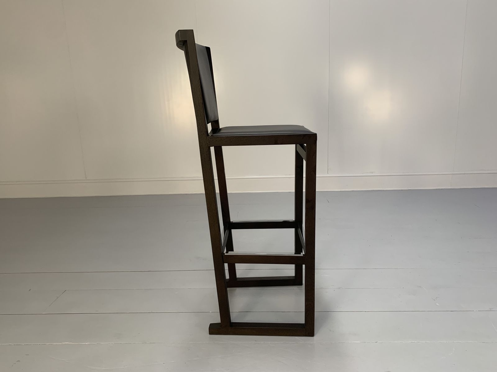 Pair Of B&B Italia “Musa Sm46g” Tall Bar Stool Chairs – In Dark Grey “Kasia” Leather photo vinterior