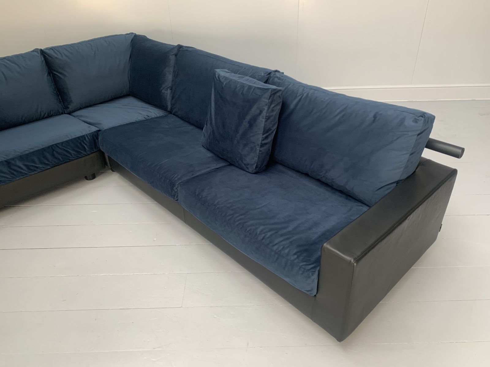 Flexform “Status” Sectional L Shape Sofa – In Black Leather & Blue Velvet photo vinterior