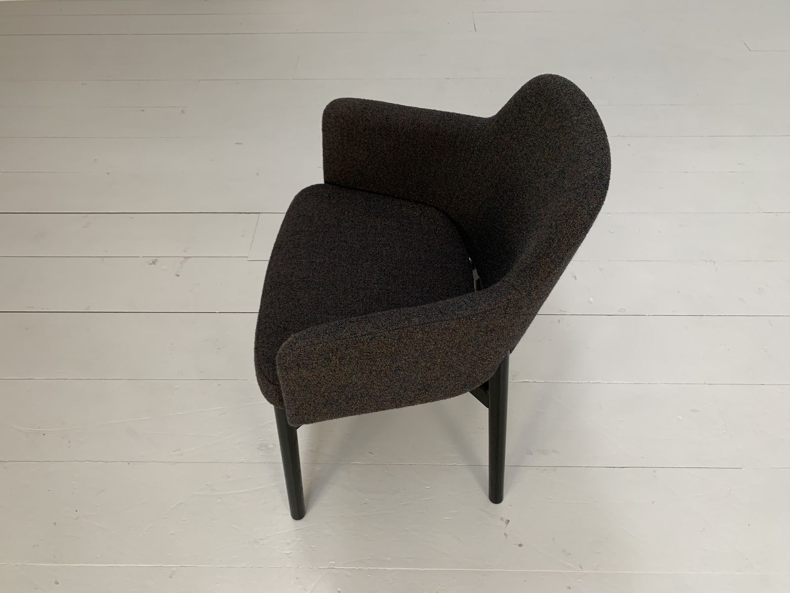 photo vinterior Suite Of 12 Knoll Studio “Krusin 016” Armchairs – In Dark Boucle Wool