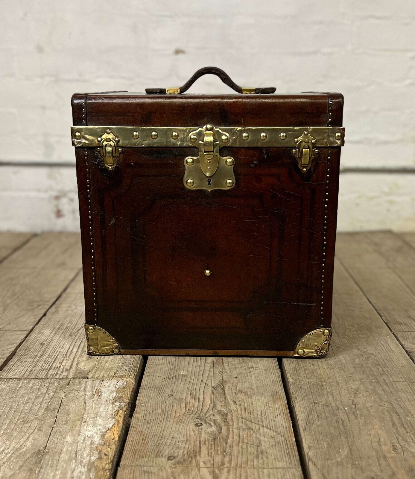 Antique Leather Hatbox Trunk, Brass Bound Chestnut Brown Hatbox Trunk , Luxury Luggage photo for sale