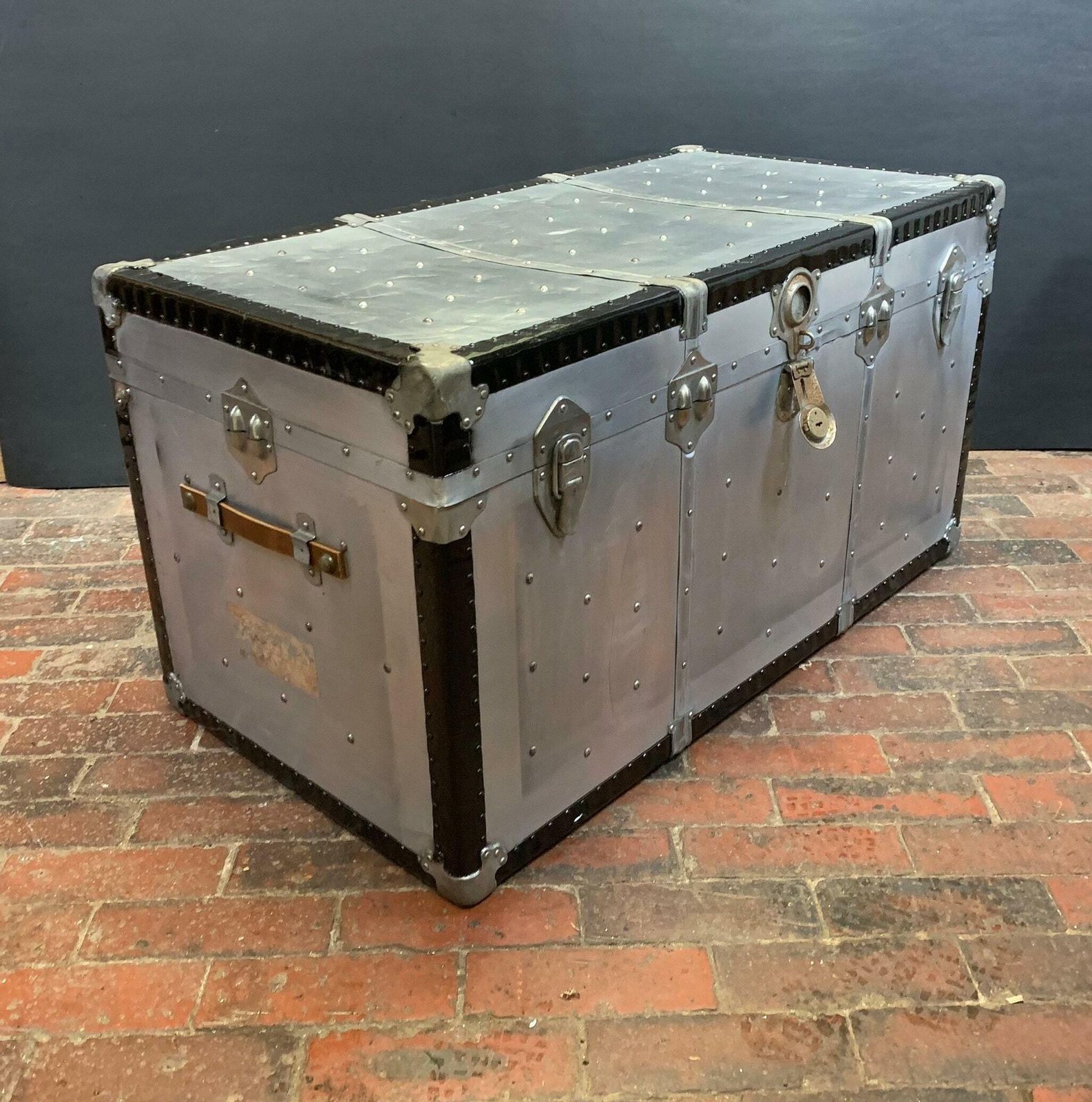 Large Art Deco Aluminium Coffee Table Trunk photo vinterior