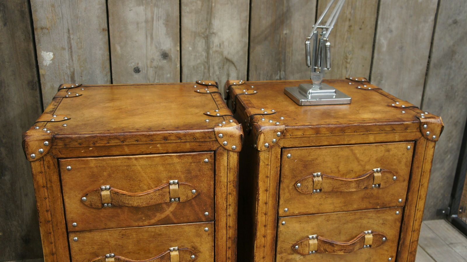 photo furniture Luxury Leather Hand Dyed London Tan Nightstands Draws Bedroom Furniture Home Decor Furnishings