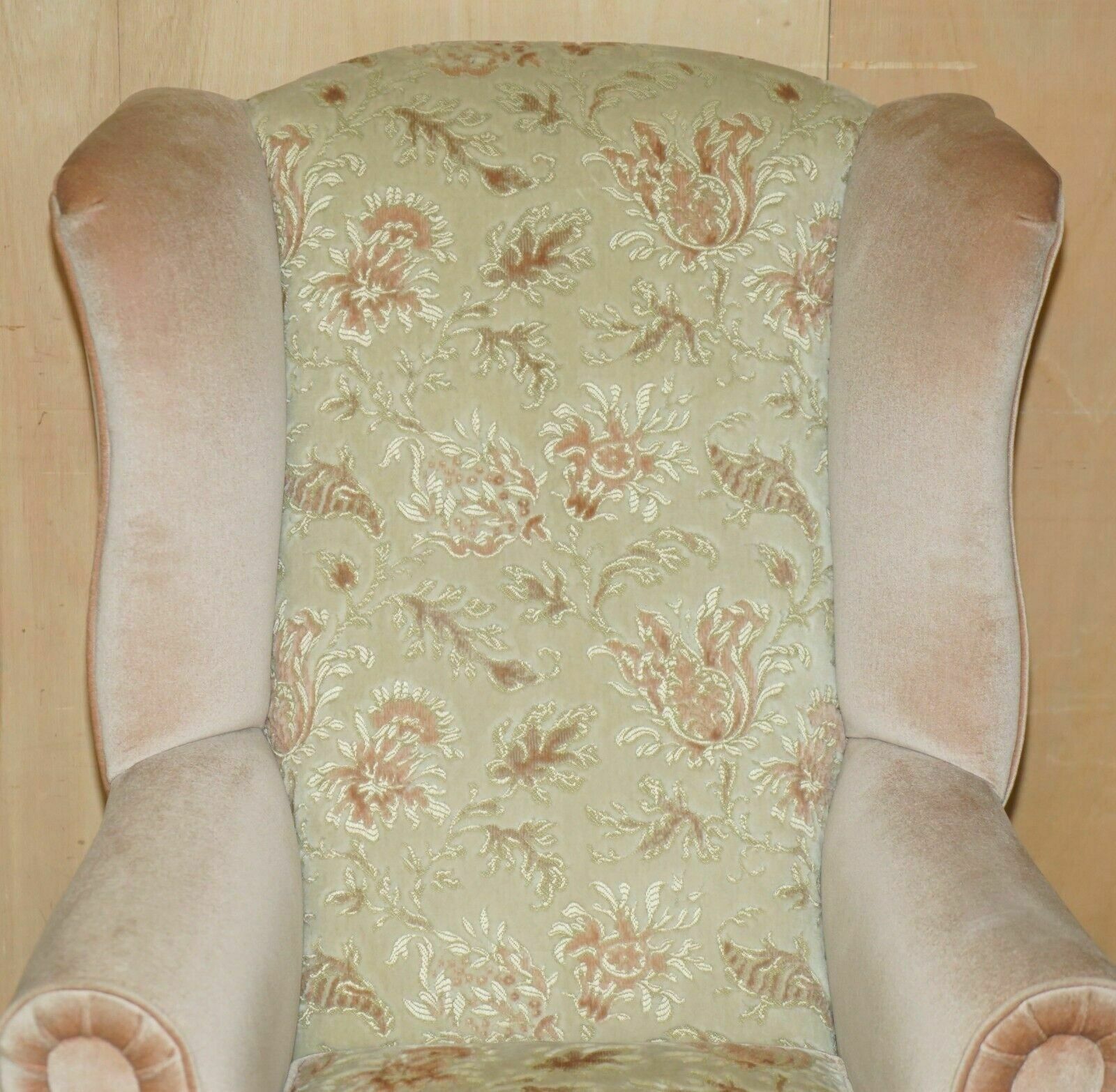 Stunning Pair Of Victorian Style Claw & Ball Feet Floral Wingback Armchairs photo Furniture