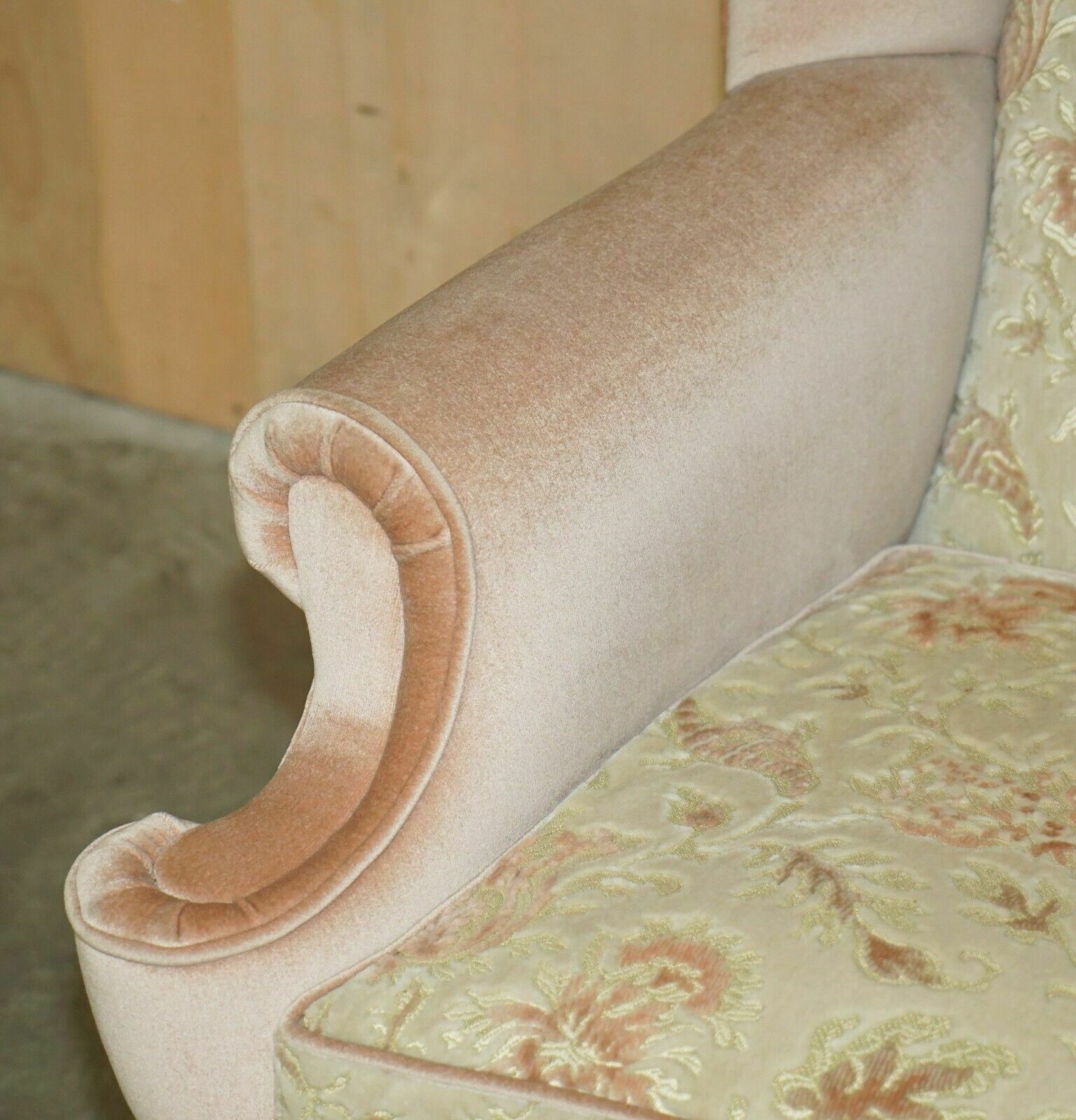 Stunning Pair Of Victorian Style Claw & Ball Feet Floral Wingback Armchairs photo vinterior