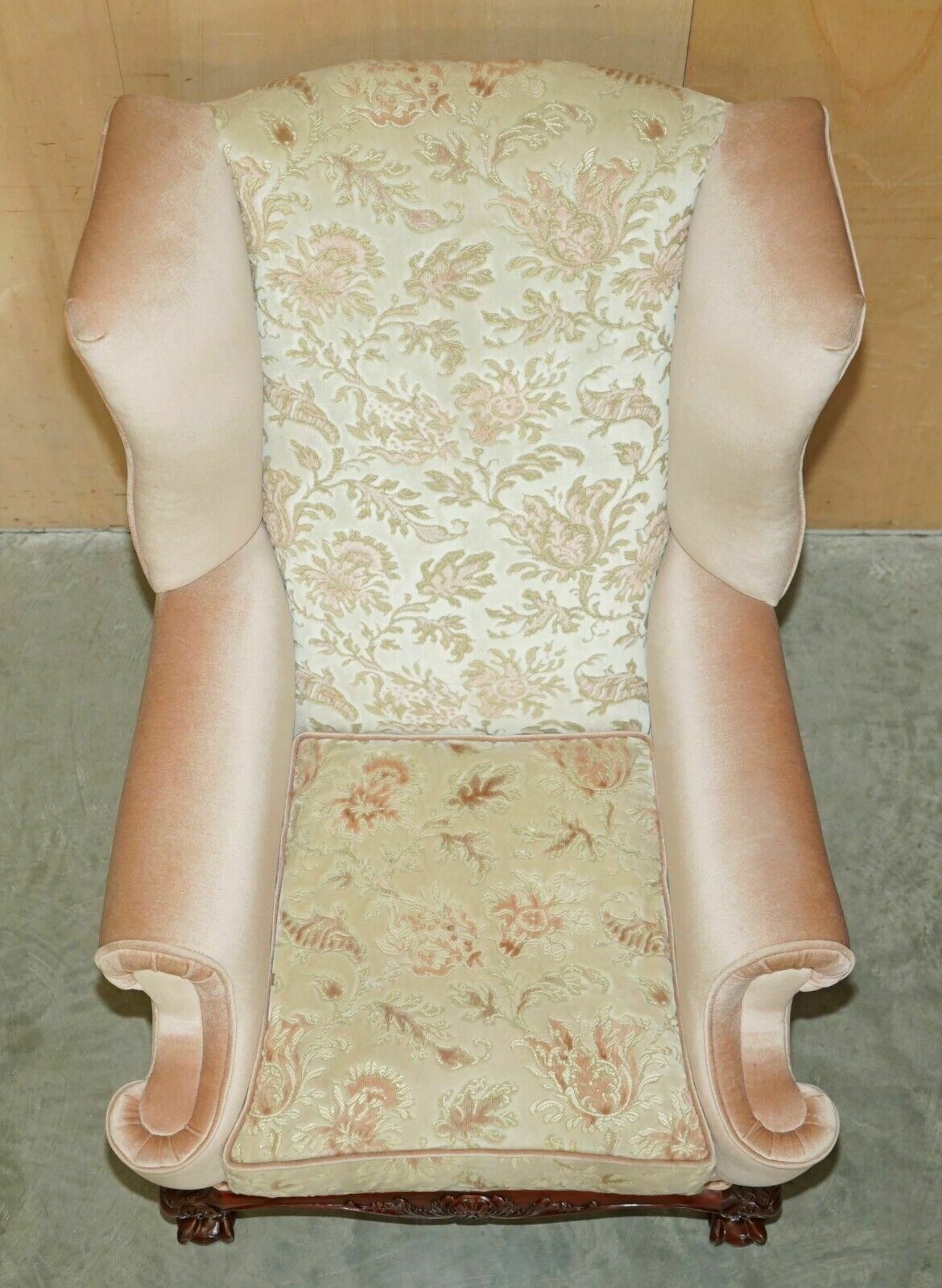 photo vinterior Stunning Pair Of Victorian Style Claw & Ball Feet Floral Wingback Armchairs