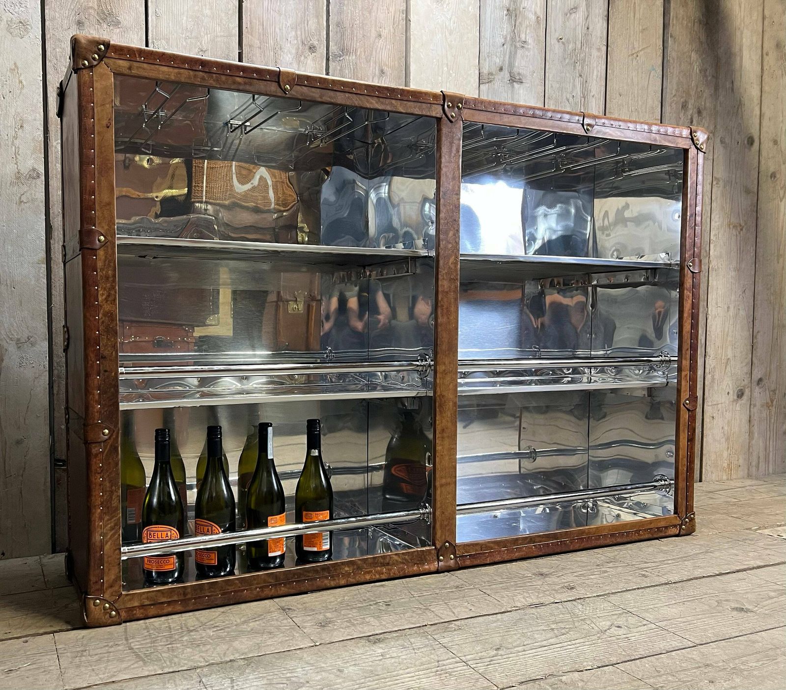 Drinks Cabinet Console Luxury English Side Table Trunk Bar Ware Cocktails Room Decor Bar photo furniture