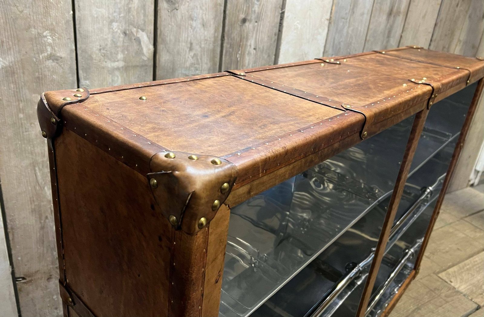 Drinks Cabinet Console Luxury English Side Table Trunk Bar Ware Cocktails Room Decor Bar photo Furniture