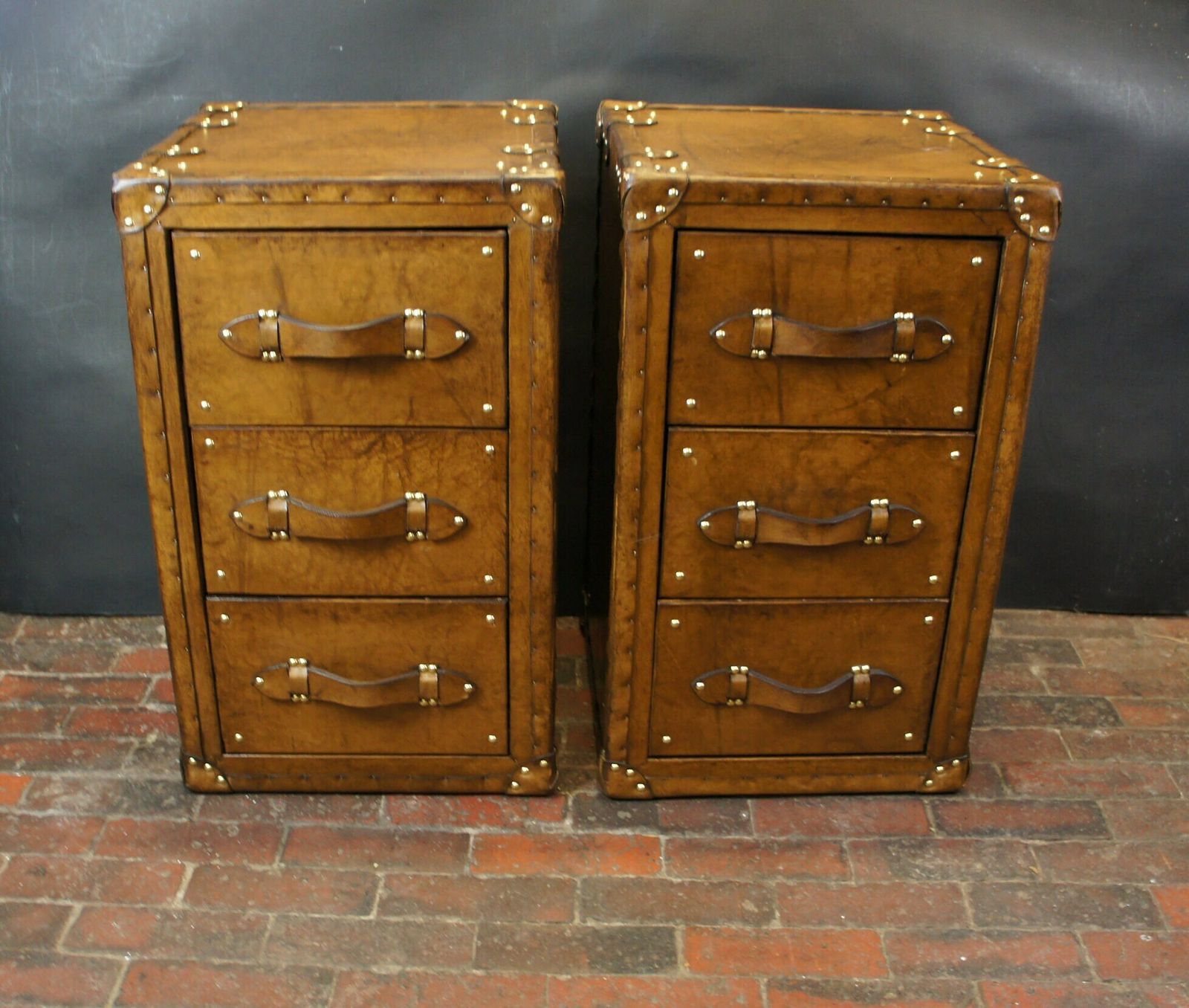 London Leather Nightstands, Luxury Handmade Console Tables, Bedroom Side Tables, Luxury Leather Craft photo Furniture