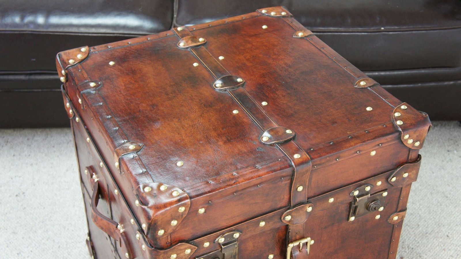 Finest English Occasional Side Table Trunk In Aged Tan Bridle Leather photo 685.0