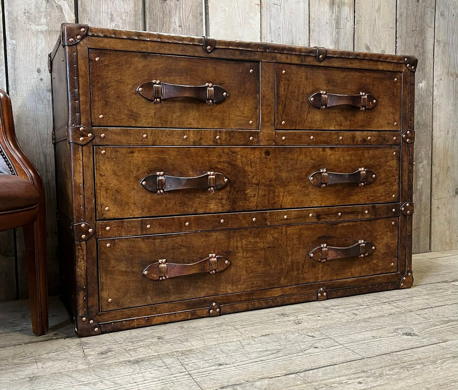 Luxury Console Side Table Room Decor Handmade Hand Dyed English Leather Room Organiser photo for sale
