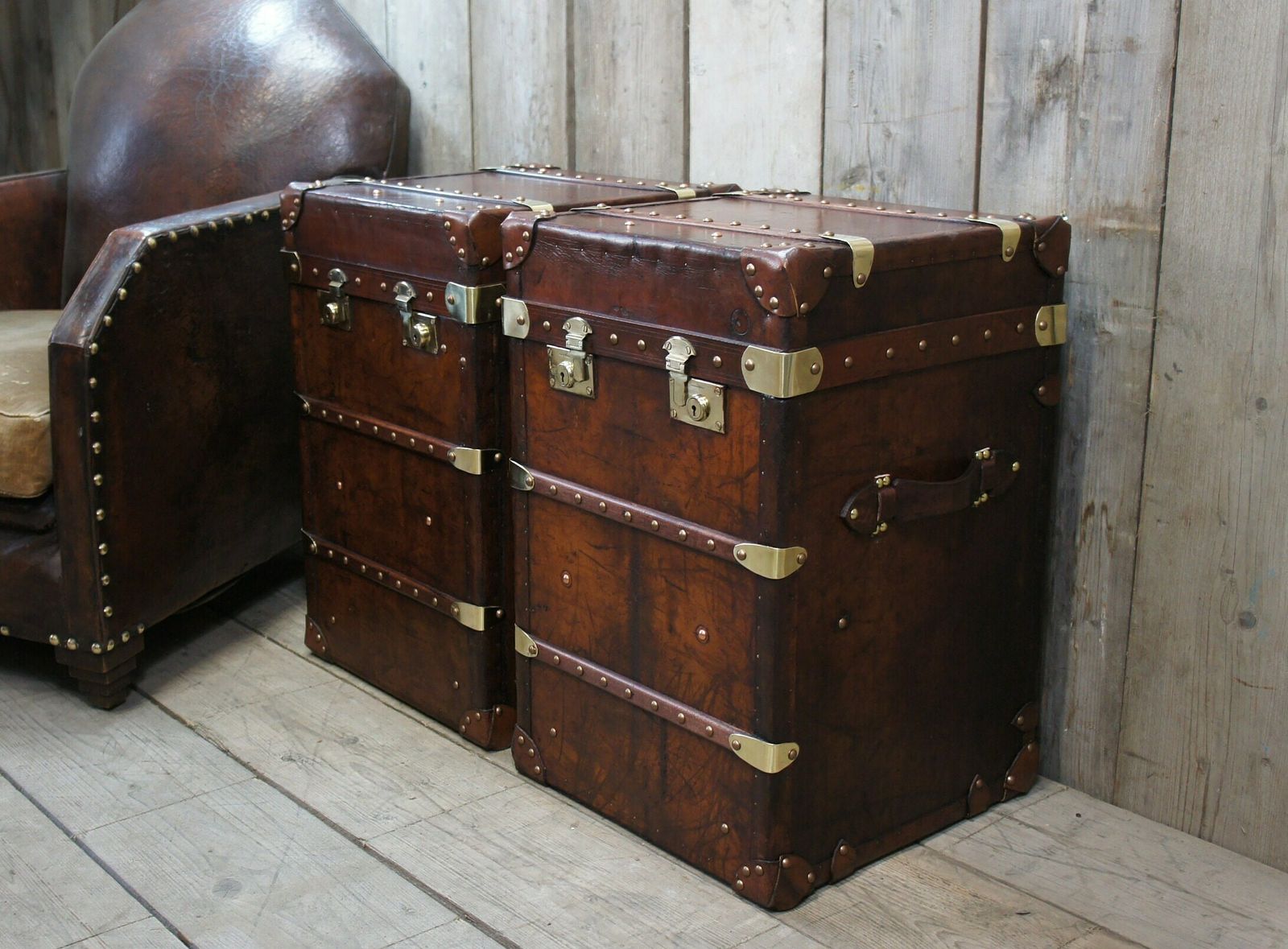 Ski Lodge Antique Leather Console Tables Luxury Bespoke English Leather Crafted Nightstands End Tables Sublime Patina photo vinterior