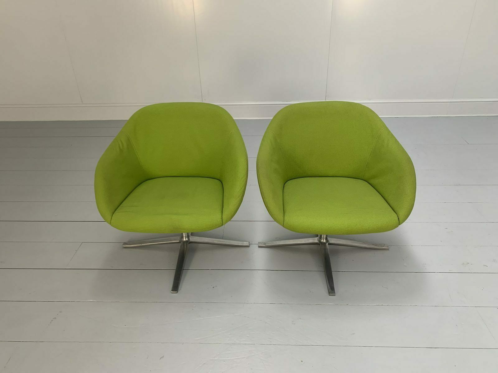 Suite Of 4 Walter Knoll “Turtle” Armchairs – In Lime Green Fabric photo vinterior