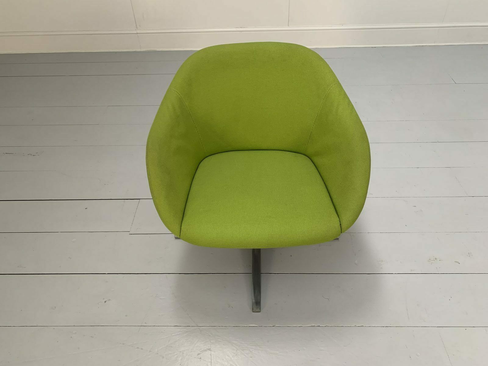 Furniture Suite Of 4 Walter Knoll “Turtle” Armchairs – In Lime Green Fabric photo