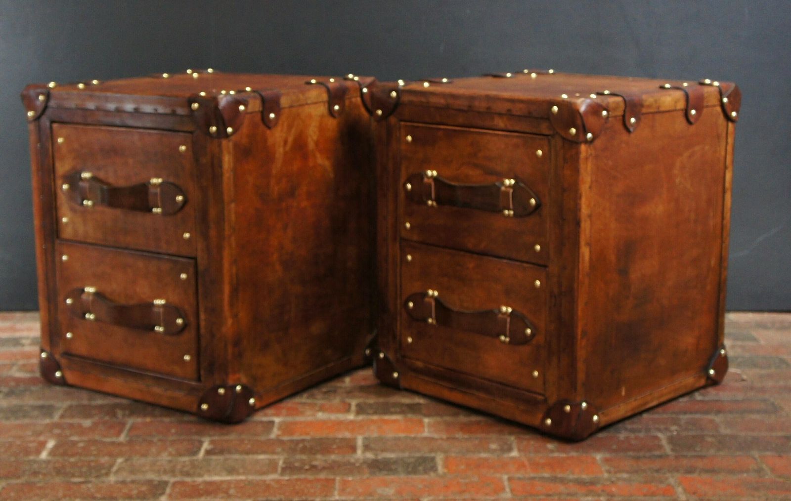 Finest English Leather Hand Dyed Occasional Side Table Nightstand Trunks Bedroom Furniture Home Furnishings photo for sale