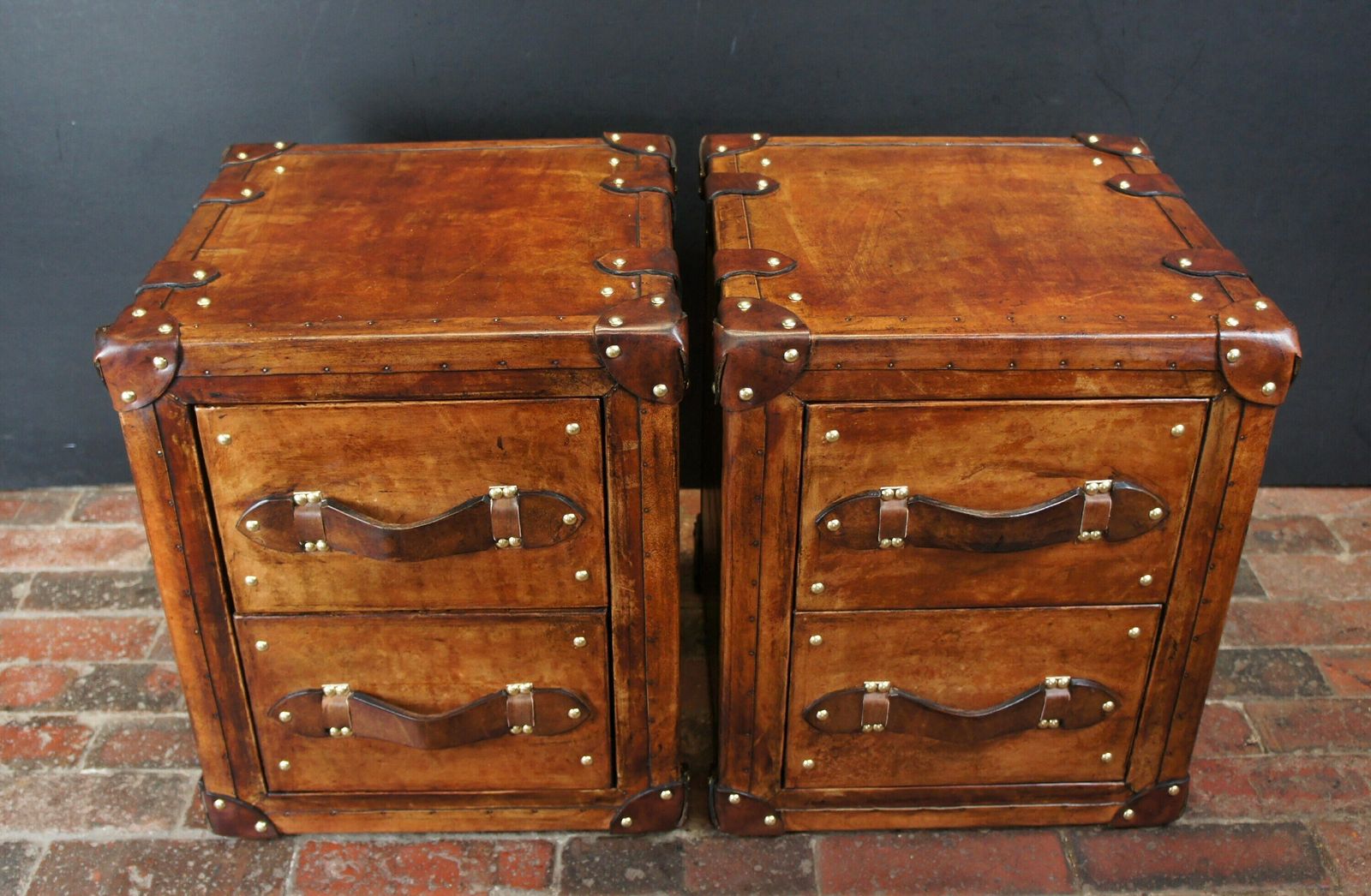Finest English Leather Hand Dyed Occasional Side Table Nightstand Trunks Bedroom Furniture Home Furnishings photo vintage