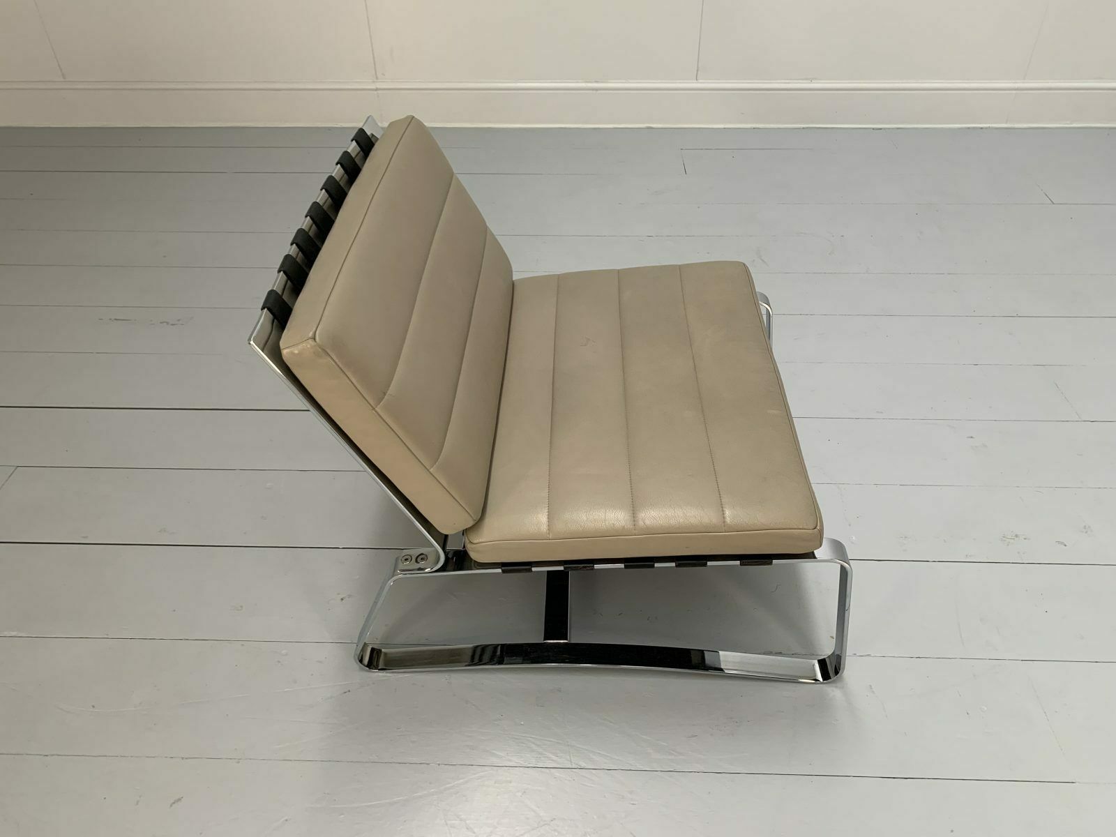 Minotti “Delaunay” Armchair – In Pale Brown “Pelle” Leather – Rrp £5000 photo vintage