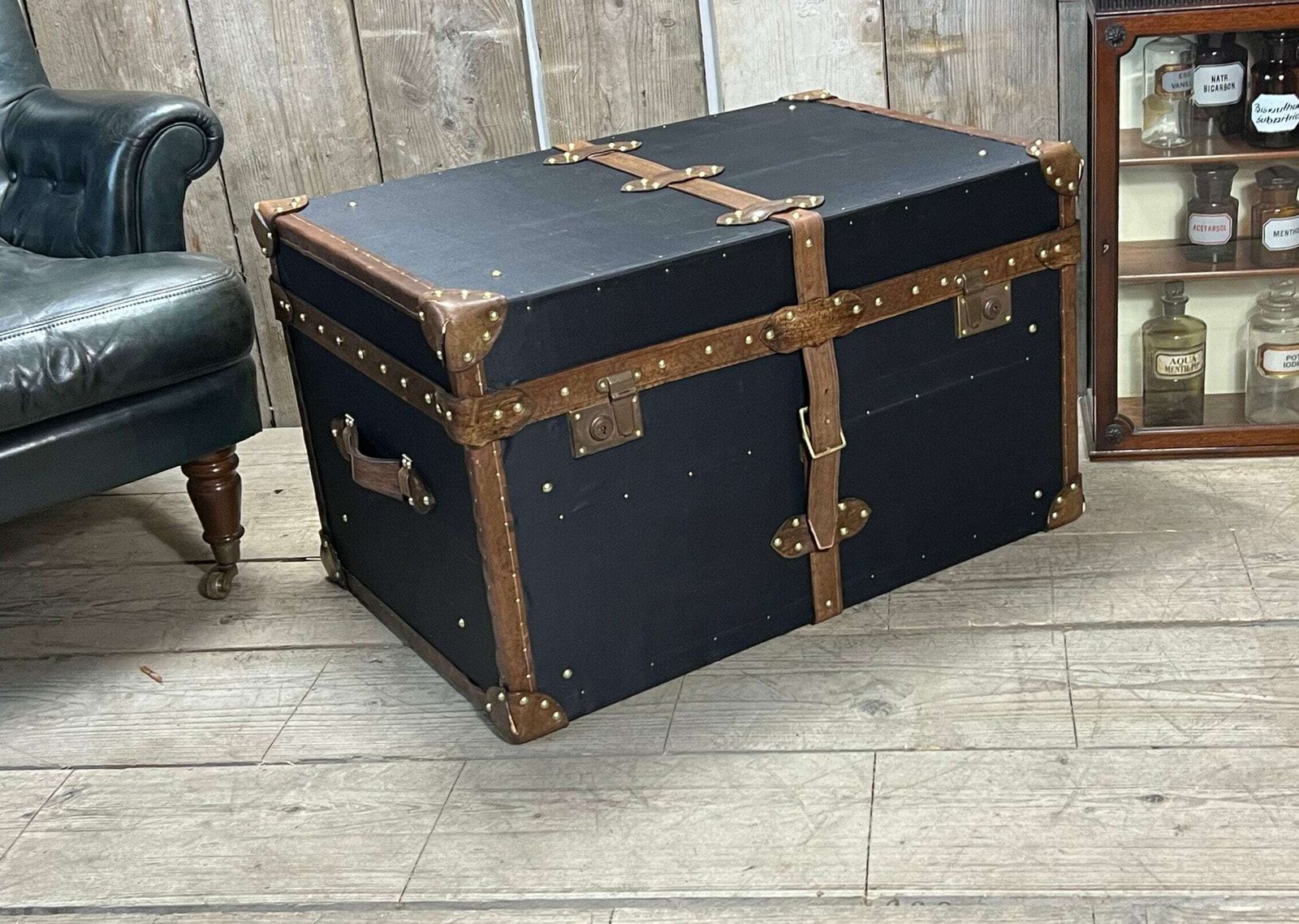 photo furniture Black Millerain & Leather Trimmed English Handmade Coffee Table Trunk Storage Interior Design Luggage