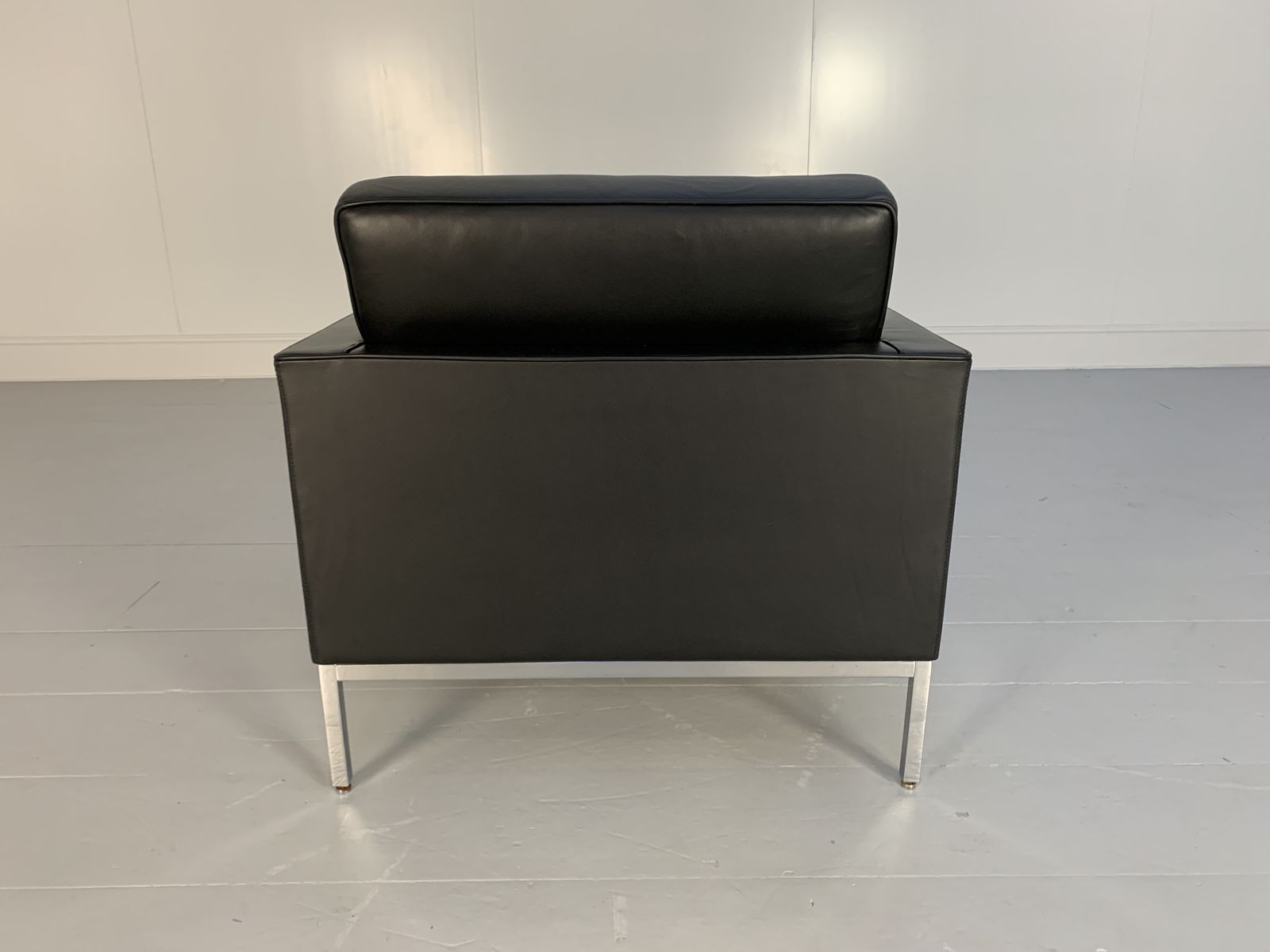 Knoll Studio “Florence Knoll” Lounge Chair Armchair – In Black “Volo” Leather photo furniture