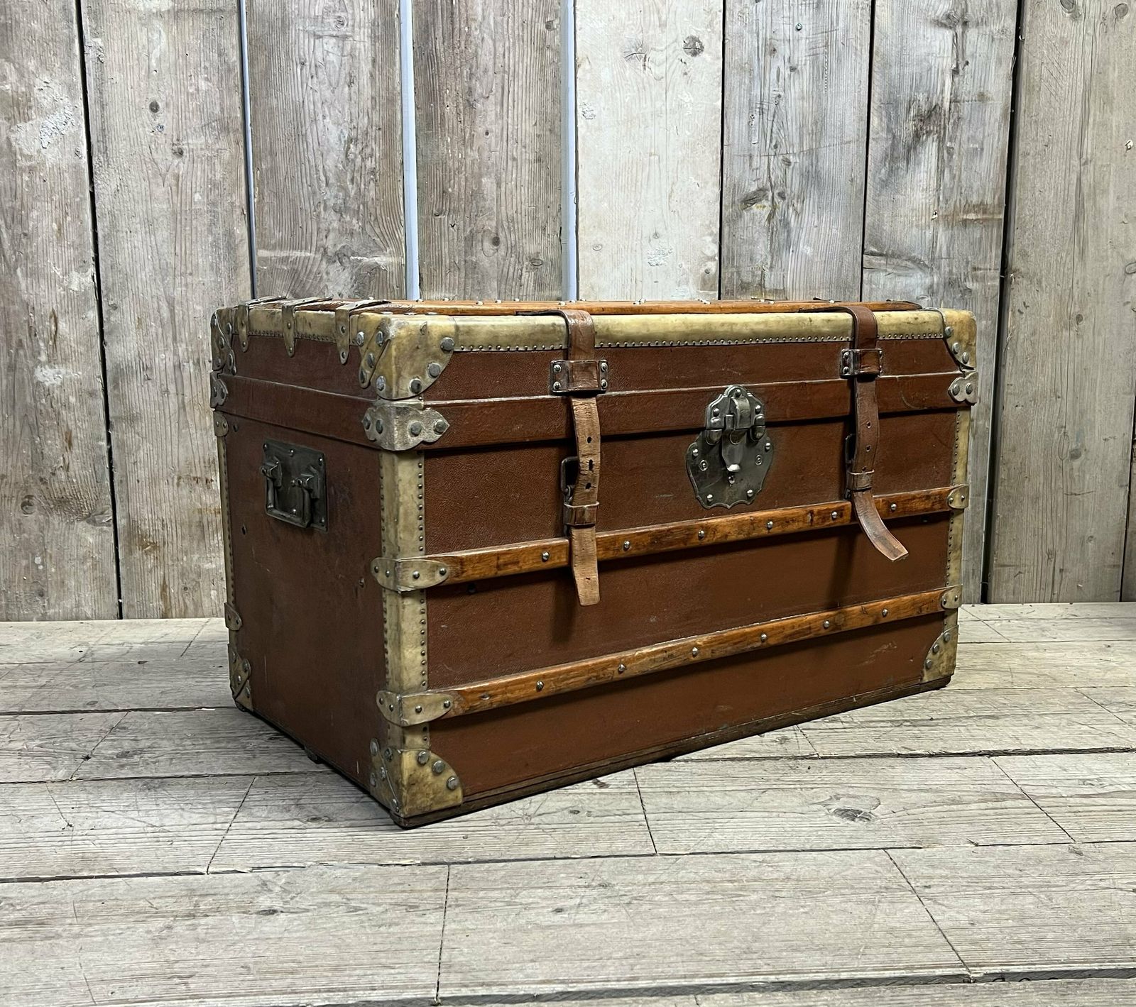 Amazing French Luxury Travel Trunk Coffee Table Bed End Table 2 Trays Cast Fittings photo for sale