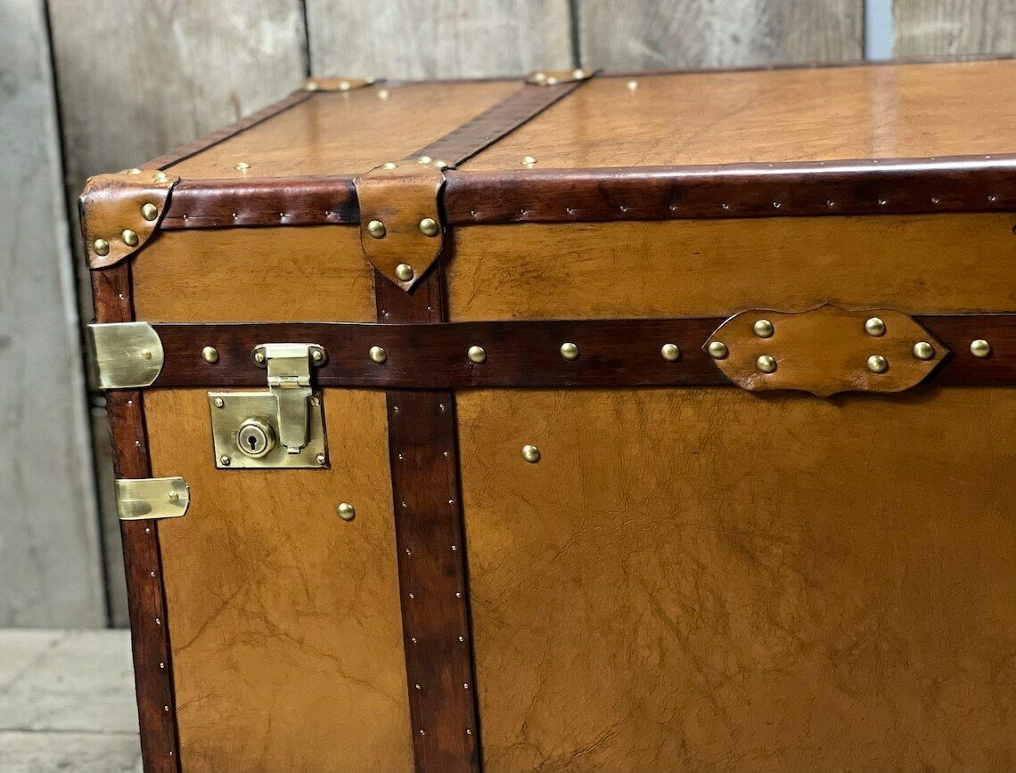 Luxury English Handmade Tan Leather Dark Trimmed Coffee Table Bed End Trunk Chest Home Living Interiors photo buy