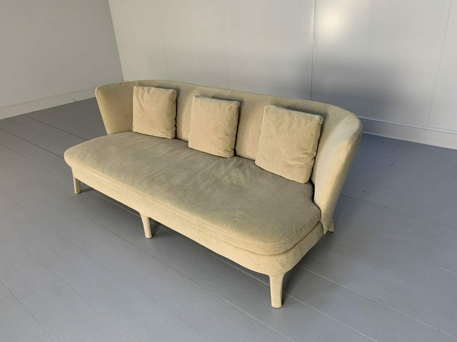 B&B Italia Sofa – “Maxalto Febo” 3 Seat – In Ivory Cream Velvet photo buy