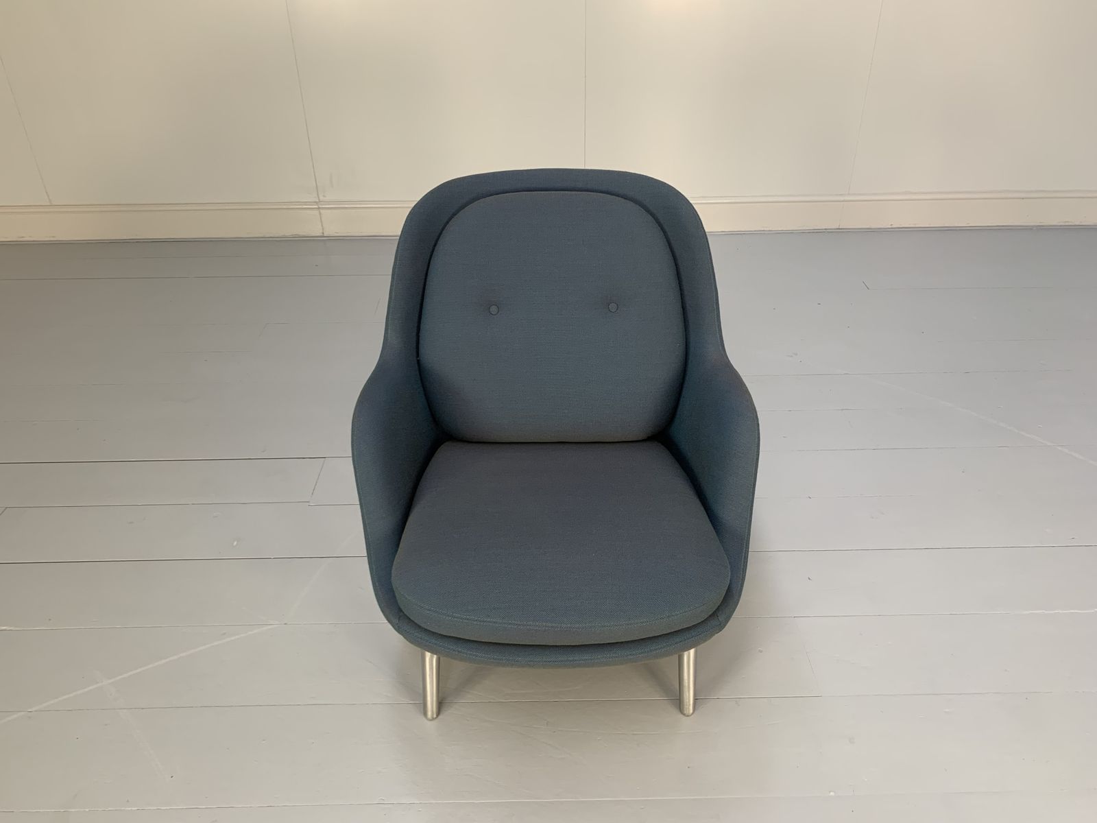 Fritz Hansen “Fri” Lounge Armchair – In Blue Fabric photo vinterior