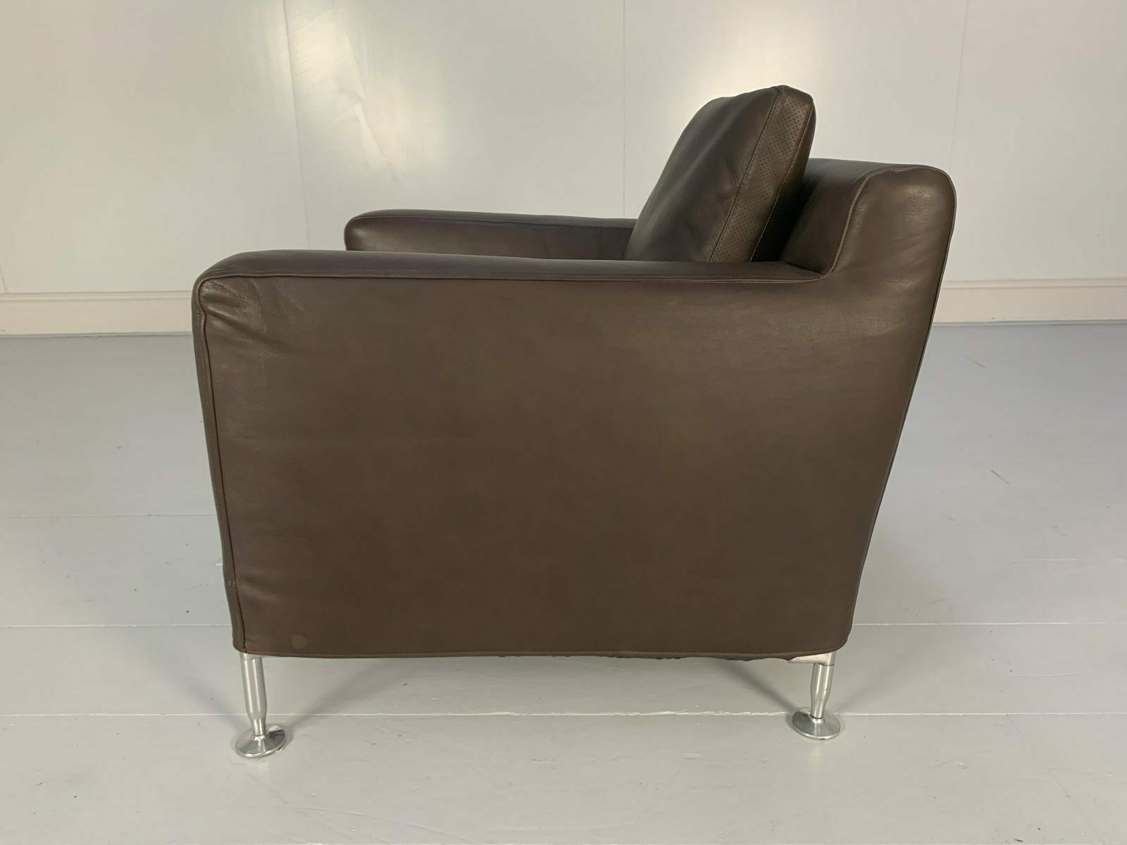 photo furniture Pair Of B&B Italia “Harry H85” Armchairs – In Brown “Gamma” Leather