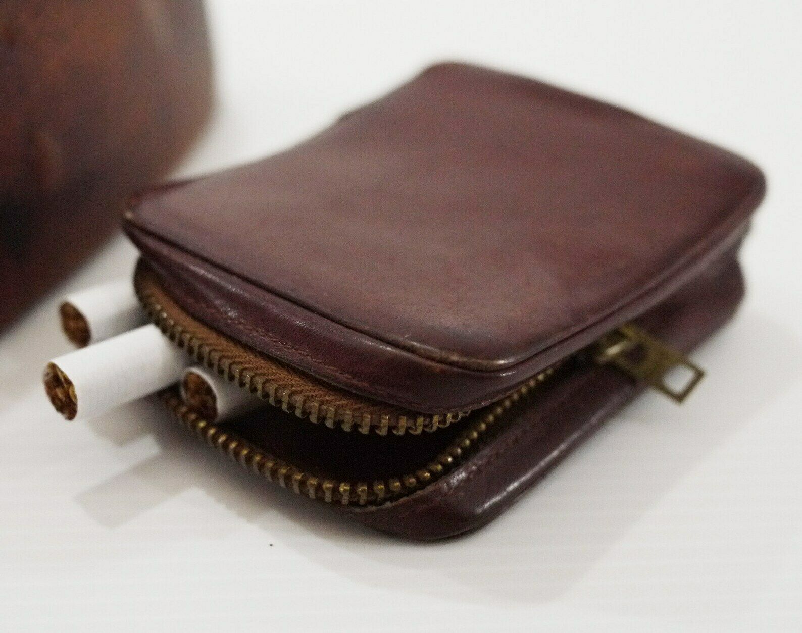 photo vinterior Antique French Ceramic Ashtray With Leather Case