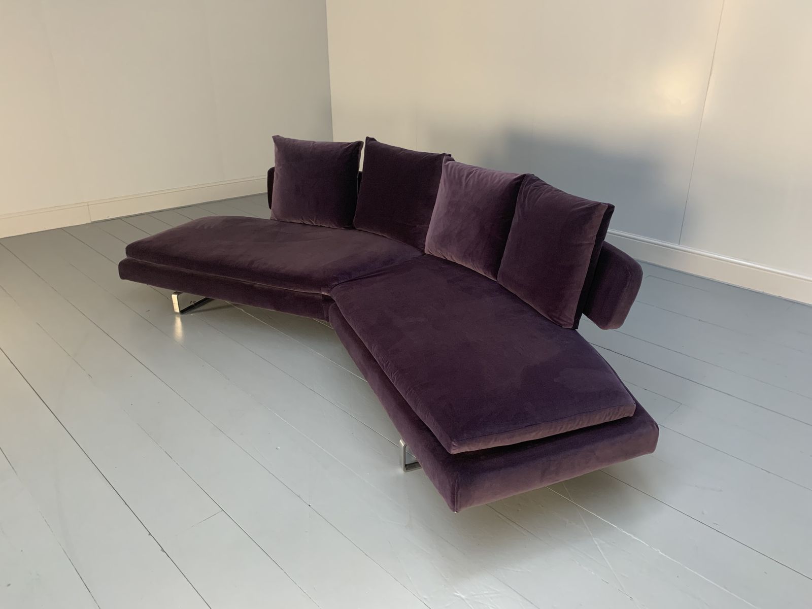 B&B Italia “Arne A252c 1” 4 Seat Curved Sofa – In Purple Velvet photo 10000.0