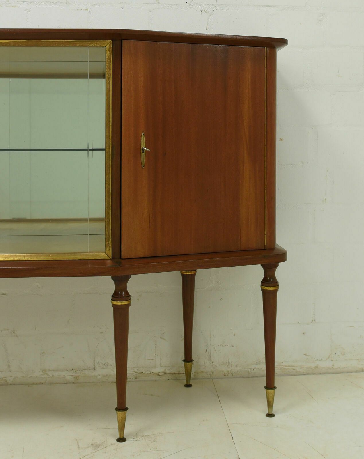 photo vintage Mid Century Showcase Sideboard Restored Around 1960, Antique Retro Art Deco Sideboard